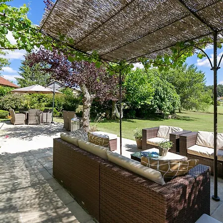 La Maison Louverie Hotel