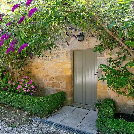 La Maison Louverie Hotel *